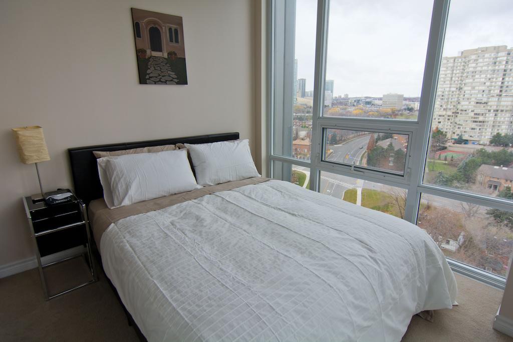 Maplewood Furnished Suites Mississauga Exterior foto